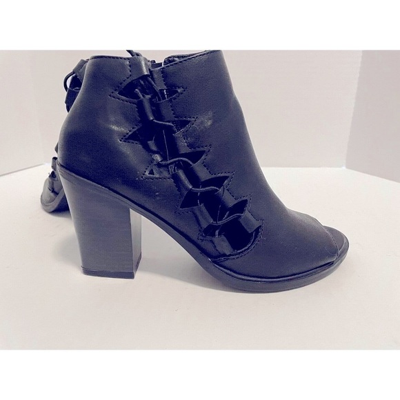 KOHLS BLACK WOMENS SIZE 6 SHOE BOOTIES - Picture 1 of 9